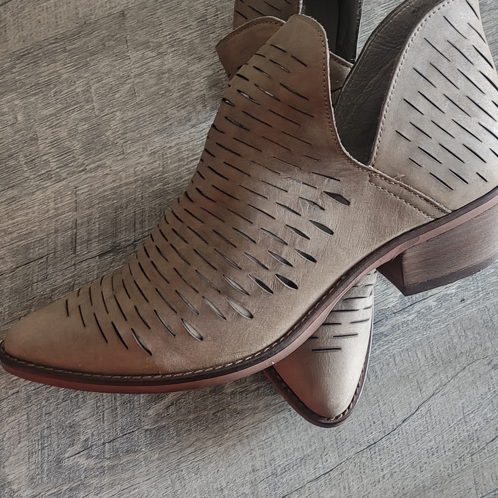 Steve Madden Beige Ankle Booties
